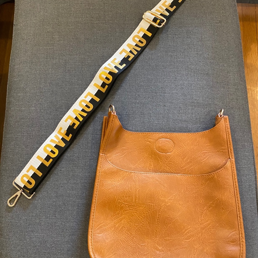 Ahdorned Vegan Messenger